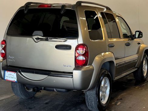 Used 2007 Jeep Liberty Sport AWD/4WD image 5