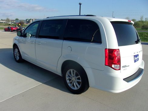 Used 2019 Dodge Grand Caravan SXT FWD image 8
