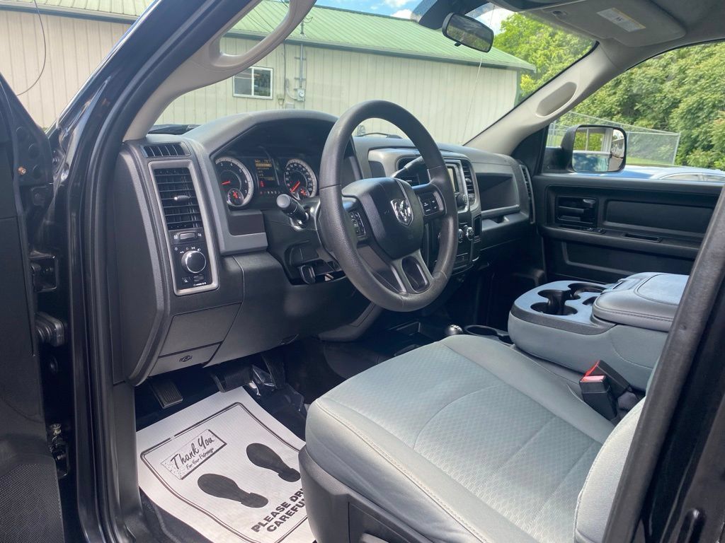 Used 2018 RAM 2500 Tradesman w/ Chrome Appearance Group AWD/4WD image 5
