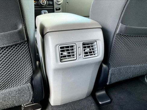 Used 2013 Toyota 4Runner SR5 AWD/4WD image 10