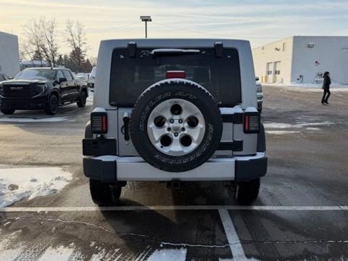 Used 2013 Jeep Wrangler Unlimited Sahara w/ Dual Top Group image 10