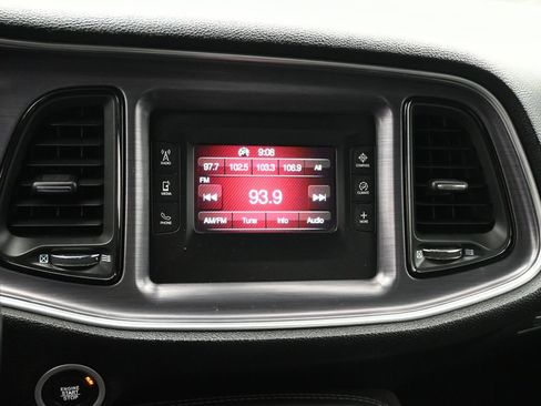 Used 2017 Dodge Challenger R/T image 24