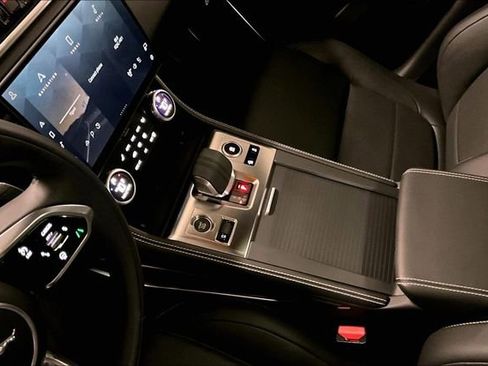 Certified 2025 Jaguar F-PACE R-Dynamic S image 19