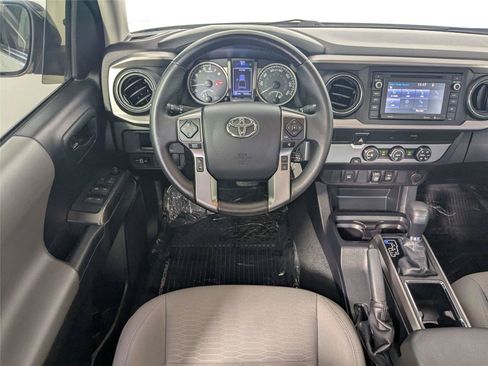 Used 2019 Toyota Tacoma SR5 RWD image 36