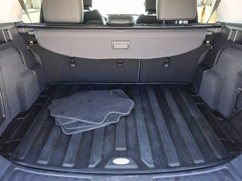 Certified 2024 Land Rover Discovery Sport S image 24