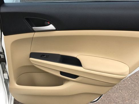 Used 2011 Honda Accord LX-P image 26
