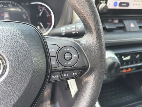Used 2023 Toyota RAV4 LE AWD/4WD image 28