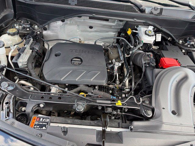 Used 2024 Buick Encore GX Sport Touring FWD image 11