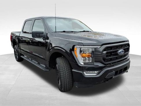 Certified 2022 Ford F150 XLT w/ Equipment Group 302A High image 12