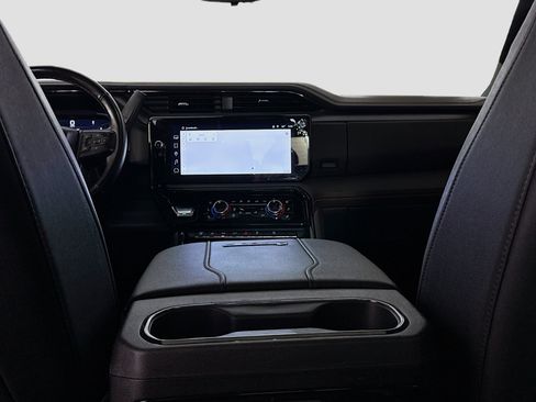 Used 2024 GMC Sierra 2500 AT4 w/ Technology Package image 28