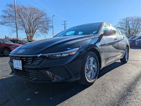 New 2026 Hyundai Elantra SE image 8