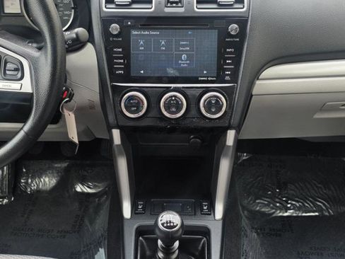 Used 2017 Subaru Forester 2.5i Premium image 17