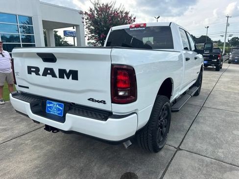 Used 2025 RAM 2500 4x4 Crew Cab image 7