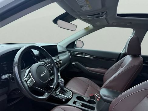 Used 2022 Kia Seltos SX w/ Sunroof Package AWD/4WD image 9