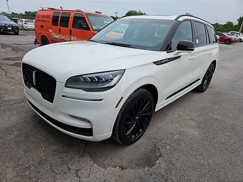 Used 2023 Lincoln Aviator Reserve w/ Jet Appearance Package AWD/4WD image 2