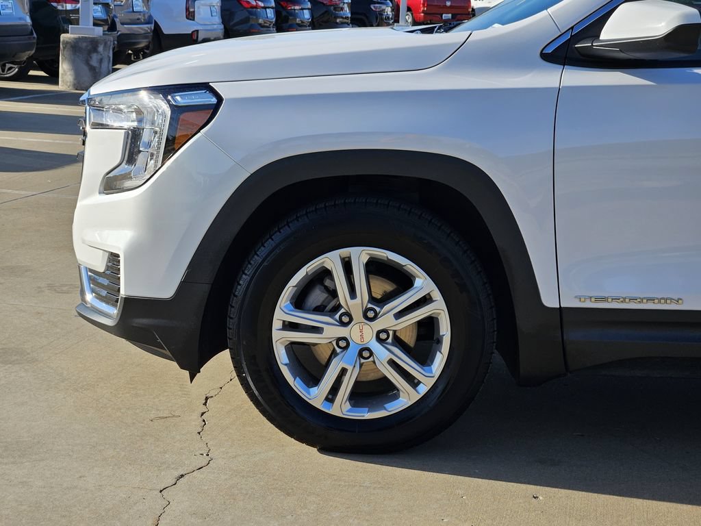 Used 2022 GMC Terrain SLE FWD image 10