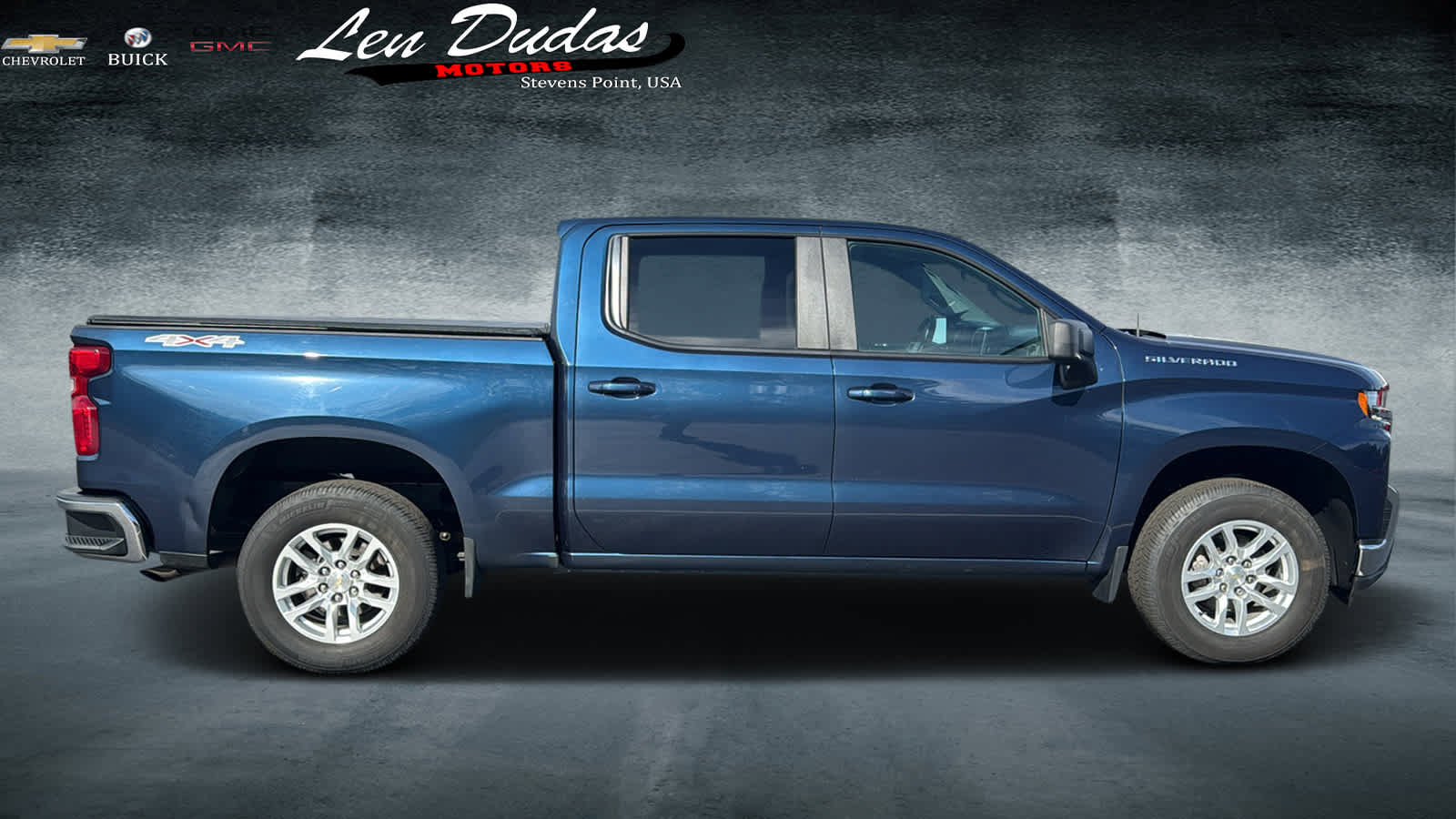 Used 2022 Chevrolet Silverado 1500 LT AWD/4WD image 5