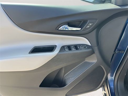 Used 2022 Chevrolet Equinox LS w/ LS Convenience Package image 13