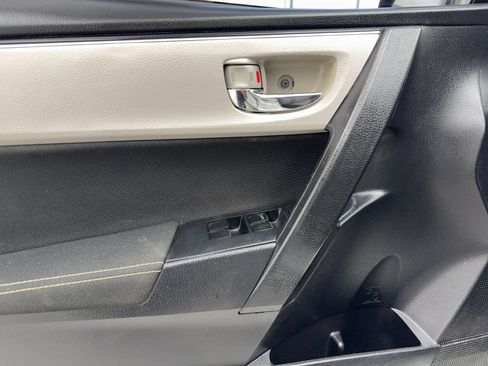 Used 2019 Toyota Corolla LE FWD image 34
