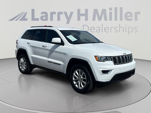 Used 2021 Jeep Grand Cherokee Laredo X AWD/4WD image 7