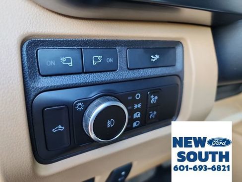 Used 2023 Ford F350 Lariat w/ Chrome Package image 13