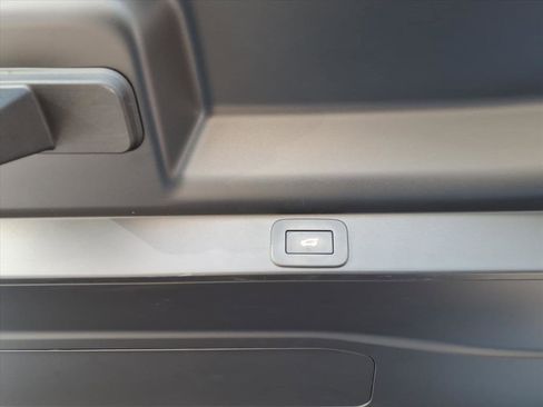 Used 2023 Land Rover Range Rover SE image 13