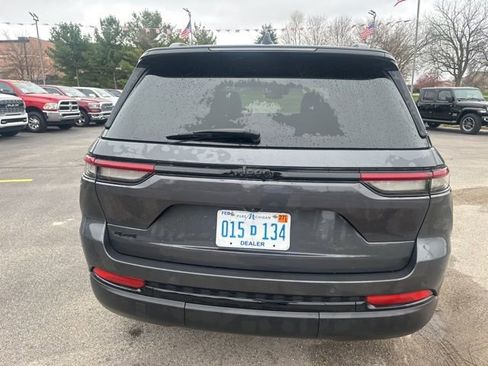 Certified 2024 Jeep Grand Cherokee Altitude image 4