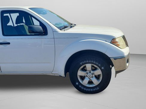 Used 2011 Nissan Frontier SV image 33