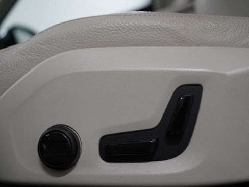Used 2024 Volvo XC90 T8 Plus AWD/4WD image 14