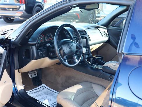 Used 2001 Chevrolet Corvette Coupe w/ Preferred Equipment Group2 image 6