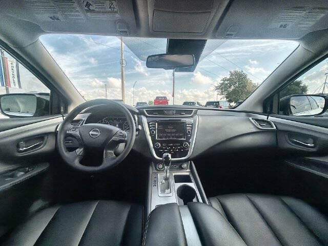 Used 2023 Nissan Murano SV w/ SV Midnight Edition Package FWD image 19