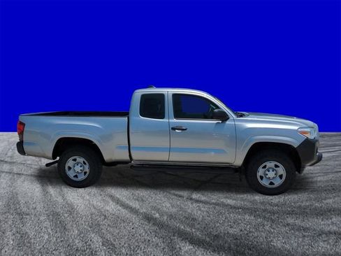 Used 2018 Toyota Tacoma SR RWD image 3