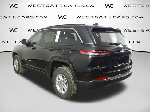 New 2025 Jeep Grand Cherokee Laredo image 5