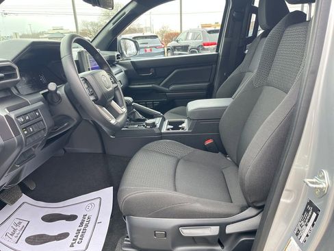 Used 2025 Toyota 4Runner SR5 image 12