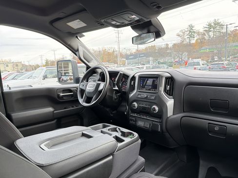 Used 2024 GMC Sierra 2500 Pro w/ Convenience Package image 16