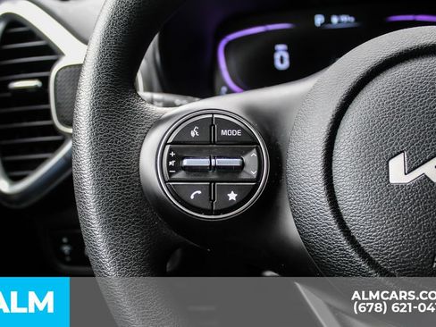 Used 2025 Kia Soul LX w/ LX Technology Package FWD image 27