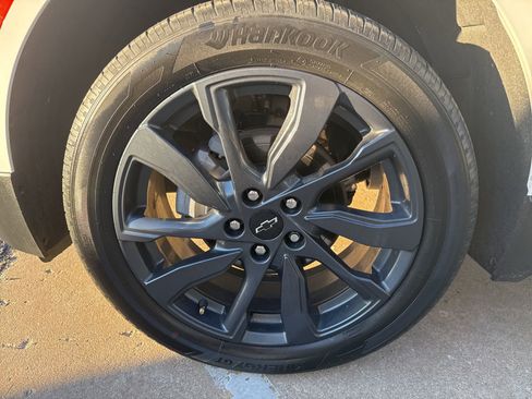 Used 2024 Chevrolet Equinox RS w/ RS Leather Package AWD/4WD image 9