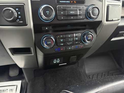 Used 2018 Ford F150 Lariat AWD/4WD image 28