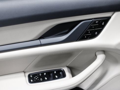 Certified 2021 Porsche Taycan image 25