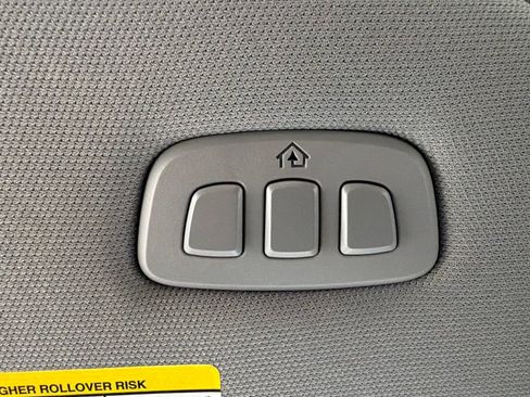 Used 2025 Ford F150 Lariat w/ Equipment Group 502A High AWD/4WD image 49