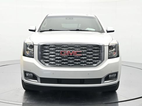 Used 2019 GMC Yukon XL Denali w/ Denali Ultimate Package AWD/4WD image 2