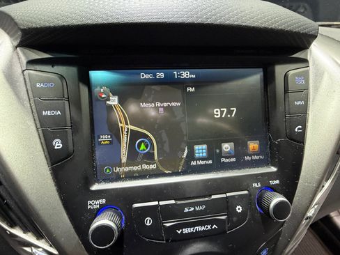 Used 2017 Hyundai Veloster Value Edition image 28