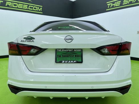 Used 2025 Nissan Altima 2.5 SV FWD image 8