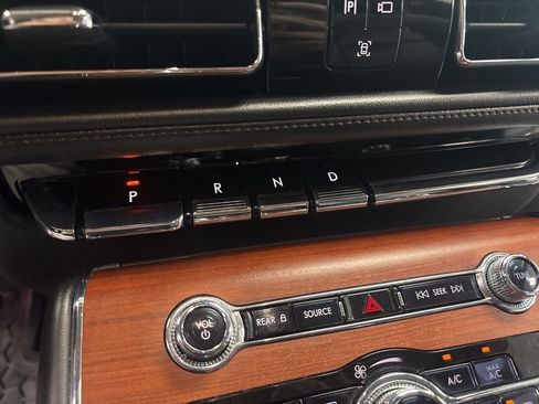 Used 2023 Lincoln Aviator Reserve image 19