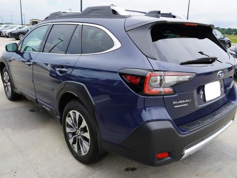 Used 2025 Subaru Outback Touring AWD/4WD image 7