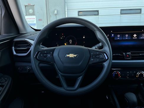 Used 2025 Chevrolet TrailBlazer LT image 28
