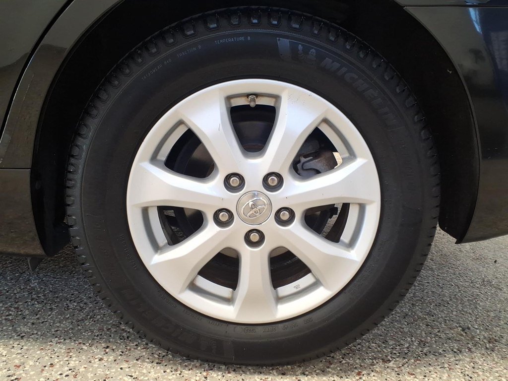 Used 2011 Toyota Camry LE w/ LE Extra-Value Pkg FWD image 7