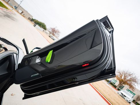 Used 2021 Lamborghini Aventador SVJ image 75