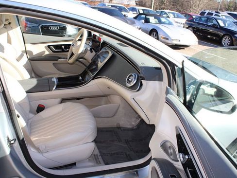 Used 2022 Mercedes-Benz EQS 450+ Sedan image 18