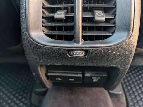 Used 2019 Jeep Cherokee Trailhawk w/ Comfort/Convenience Group image 17